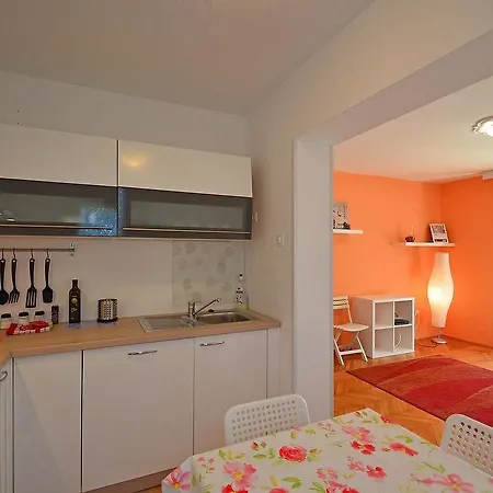 With Wifi - 13436 Apartmán Umag
